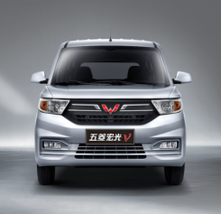 五菱宏光V 1.2L车型今天正式上市，新车售价4.29万元起